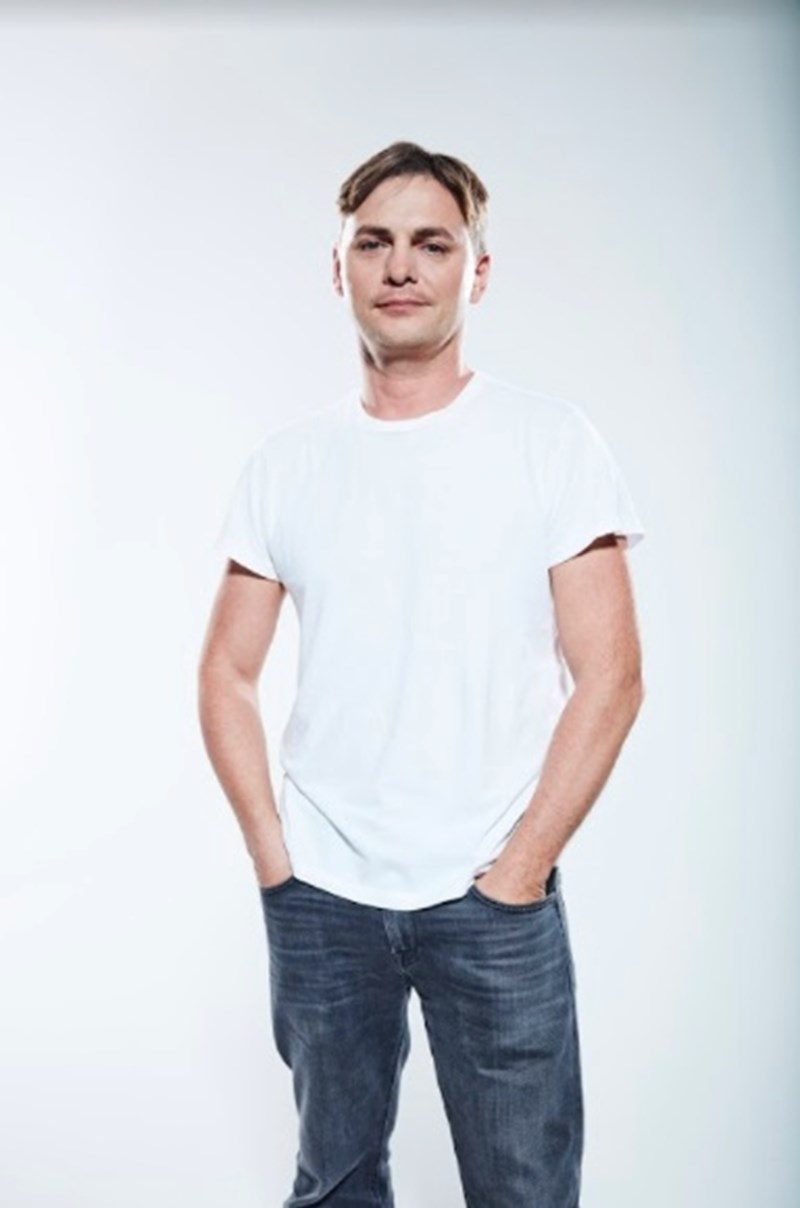 Αυτός ο άνθρωπος θα σας πείσει να βγείτε ραντεβού μέσω dating app - εικόνα 4