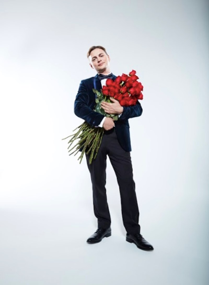 Αυτός ο άνθρωπος θα σας πείσει να βγείτε ραντεβού μέσω dating app - εικόνα 2