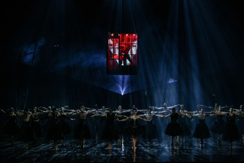 Η Λίμνη των Κύκνων: Μια μαγική παράσταση που δεν πρέπει να χάσετε! - εικόνα 3