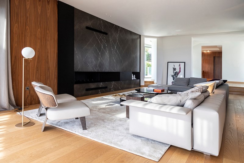 Ασκήσεις ισορροπίας σε μια minimal κατοικία στη Θεσσαλονίκη - εικόνα 2