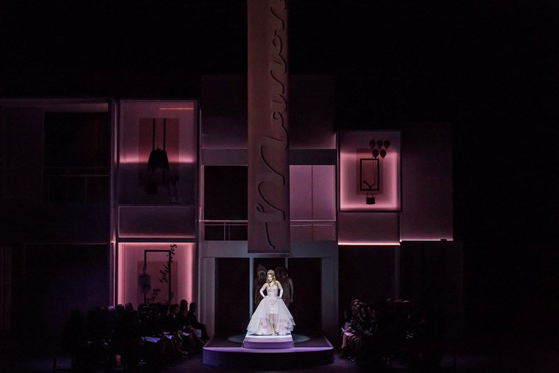 Συνέντευξη: Η σοπράνο Χριστίνα Πουλίτση μάς μιλάει για την όπερα Μανόν - εικόνα 2