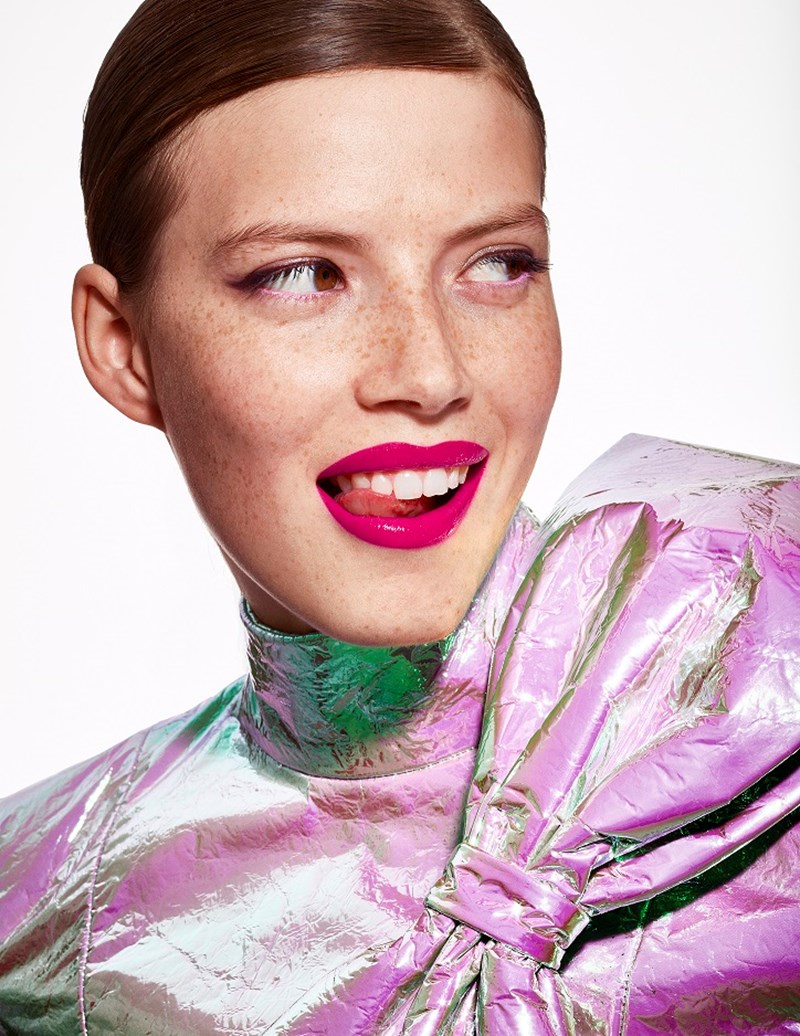 To ροζ μακιγιάζ είναι ό, τι πιο hot για τις γιορτές - εικόνα 1