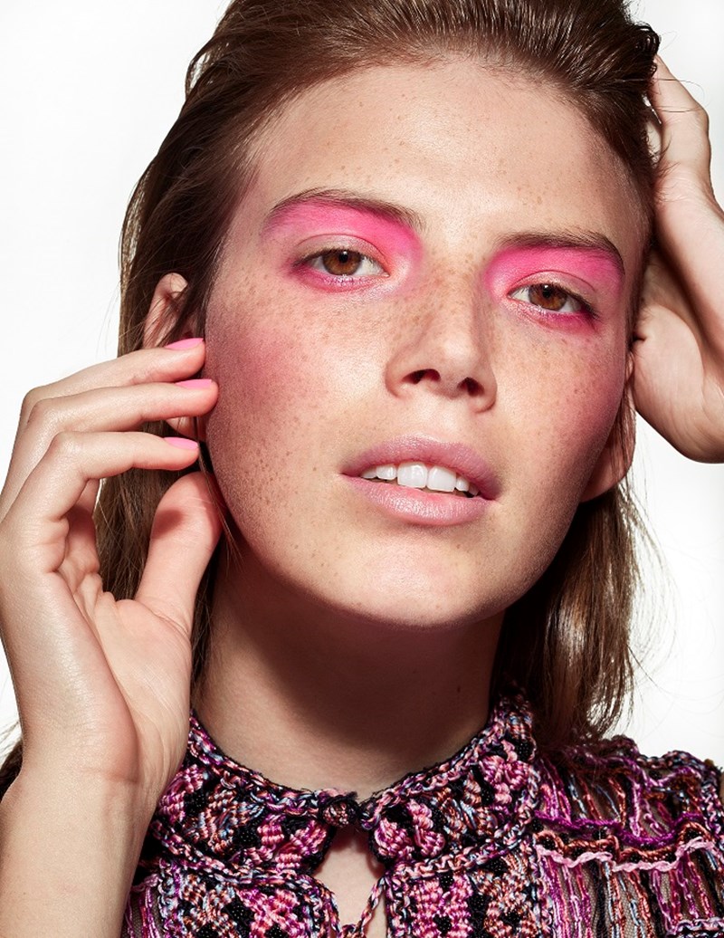To ροζ μακιγιάζ είναι ό, τι πιο hot για τις γιορτές - εικόνα 4