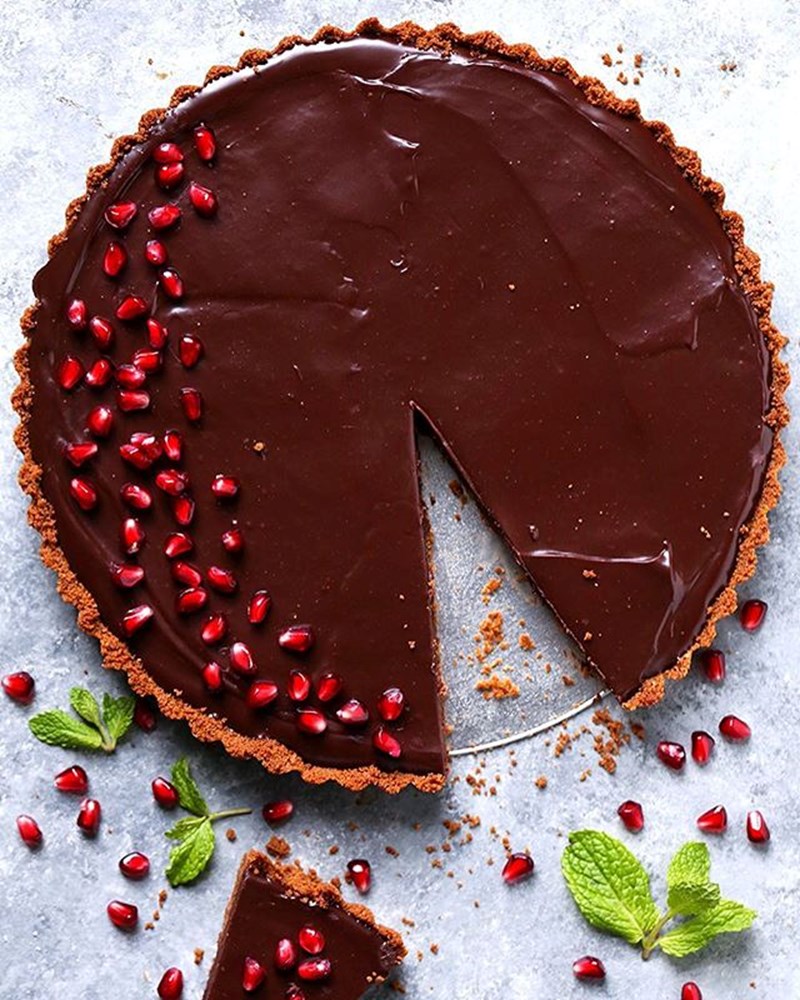 Το γλυκό της ημέρας: Κέικ σοκολάτα με ρόδι - εικόνα 1