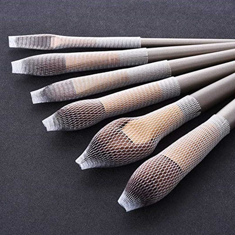 Έτσι θα καθαρίσεις σωστά τα πινέλα του μακιγιάζ σου για να μοιάζουν σαν καινούρια - εικόνα 1