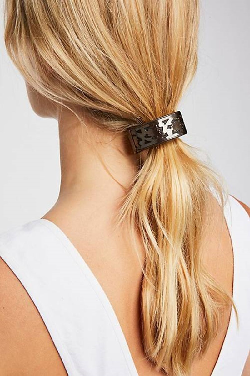 5 απλά hairstyles για να νιώσεις ανανεωμένη σε λίγα μόνο λεπτά - εικόνα 5