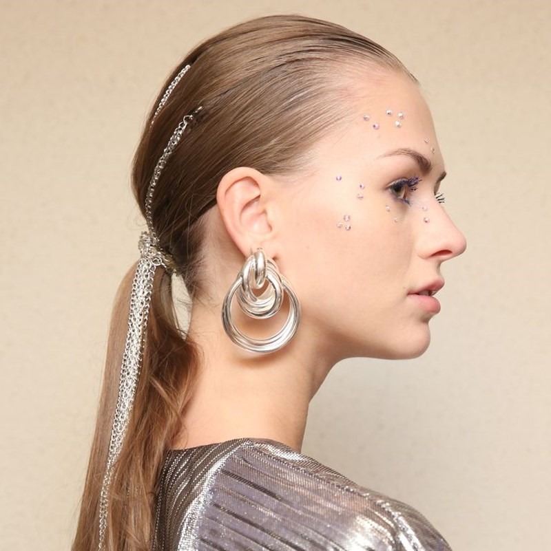 Το χτένισμα που θα ξεχάσουμε την άνοιξη - εικόνα 1