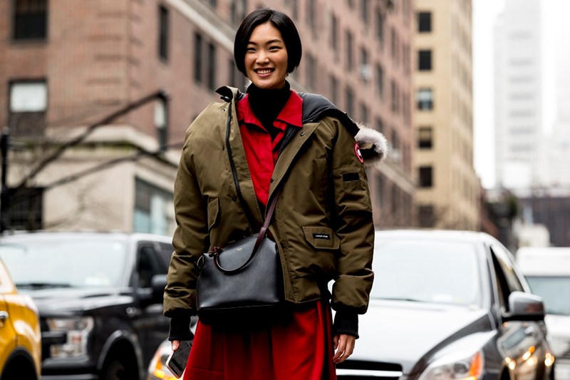 Khaki is the new black: Αυτό είναι το χρώμα που πρωταγωνιστεί τώρα στο street style - εικόνα 8