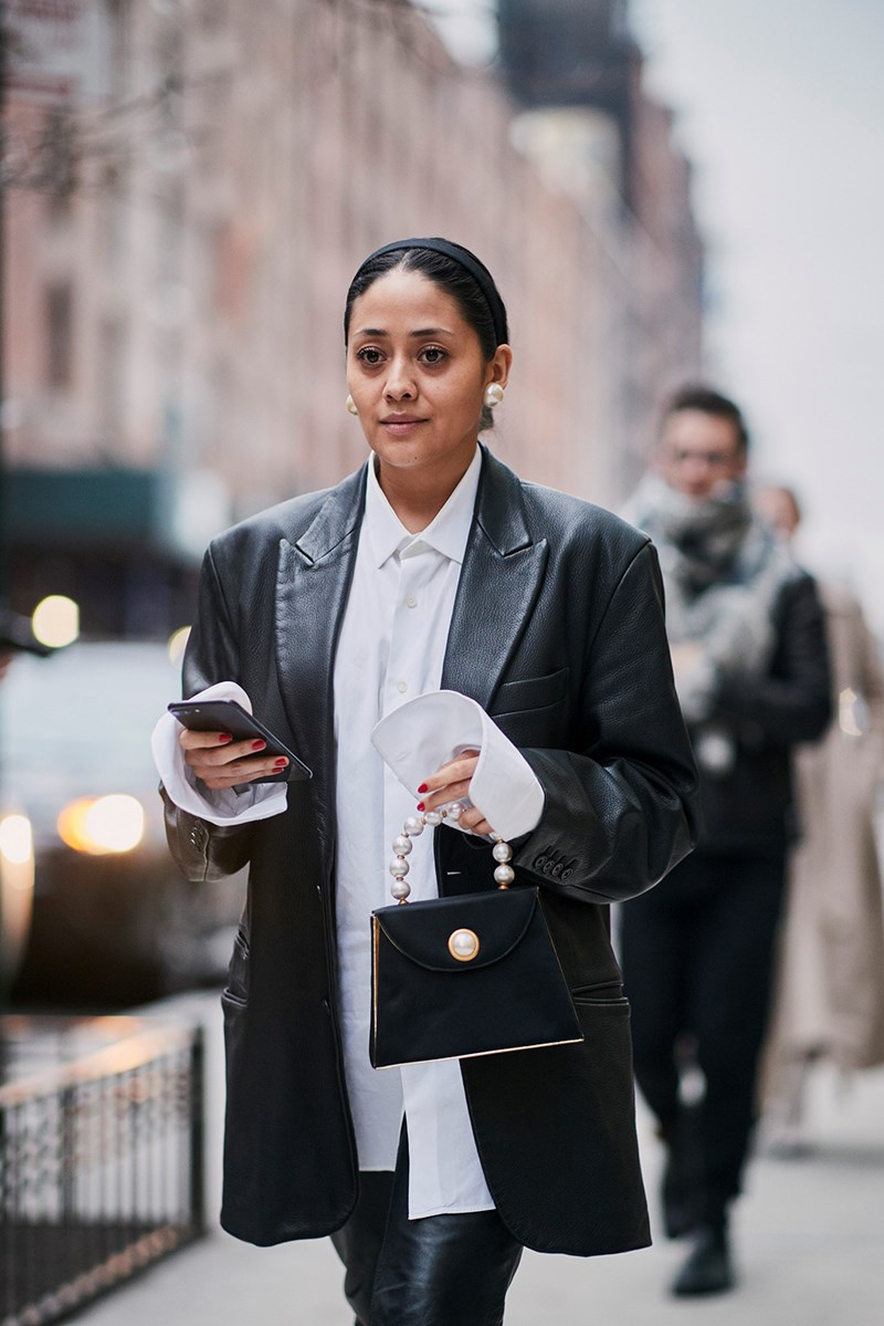 New York Fashion Week: Τα street style looks που μας έκαναν κλικ με την πρώτη ματιά - εικόνα 7