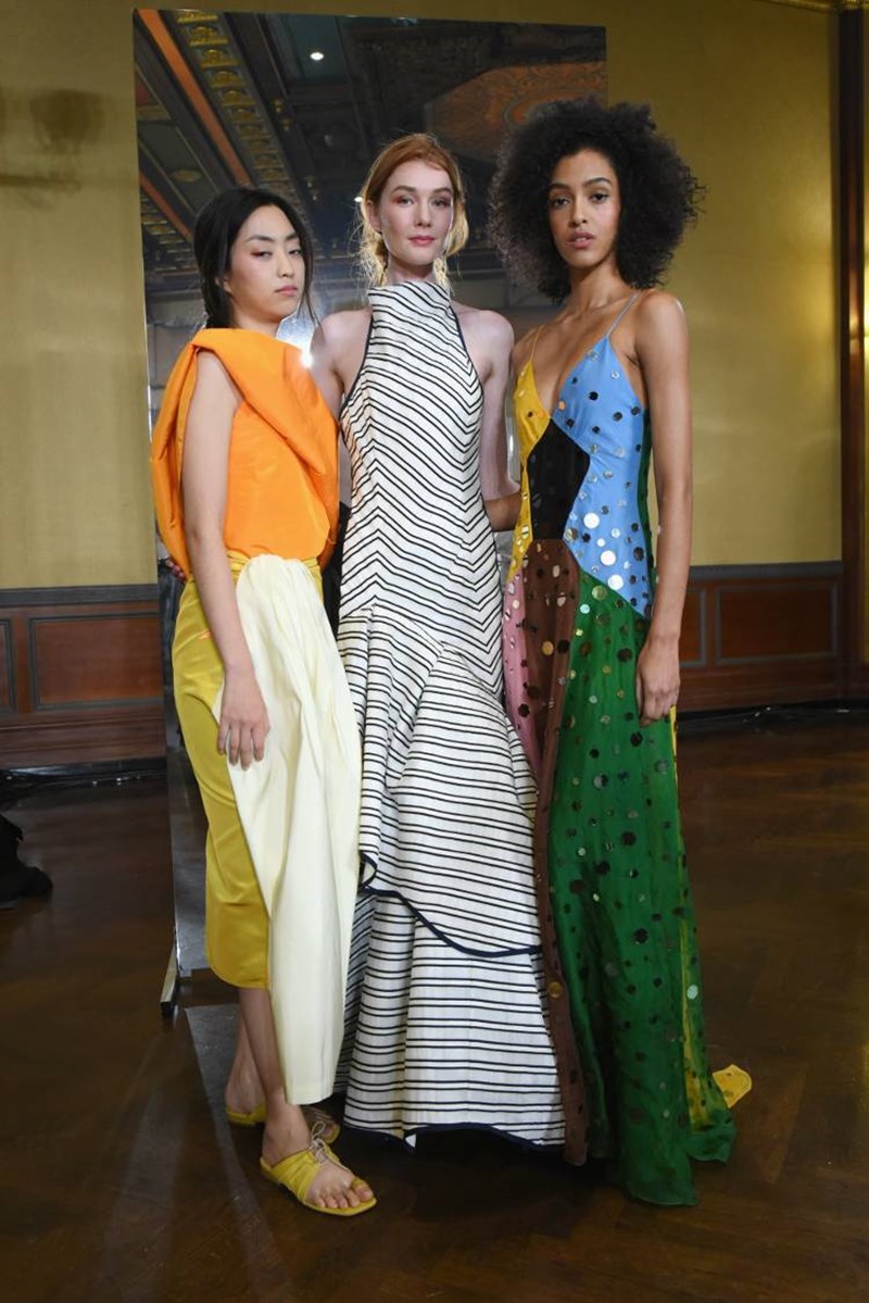 12+1 στιγμιότυπα που λατρέψαμε από την NYFW - εικόνα 12