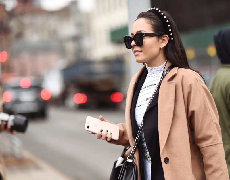 Heads Up: Τα αξεσουάρ που επιλέγουν τώρα όλες οι fashionistas - εικόνα 7