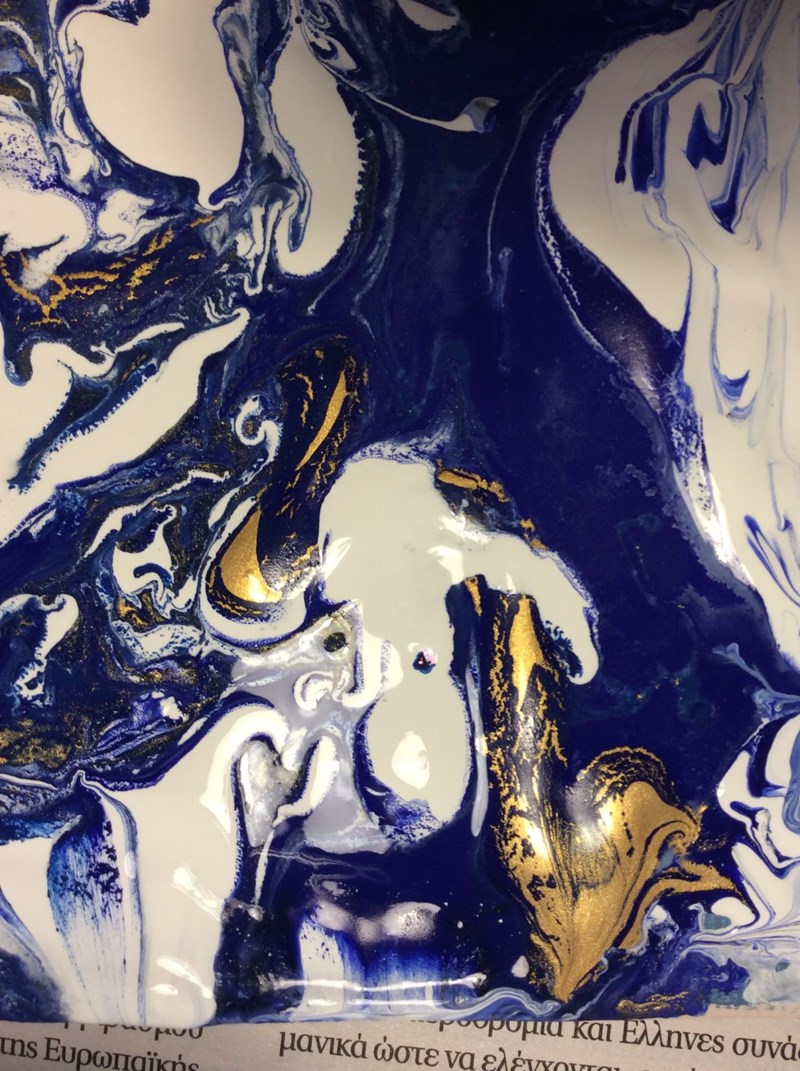 Μια ζωγράφος που δημιουργεί με κραγιόν - εικόνα 5