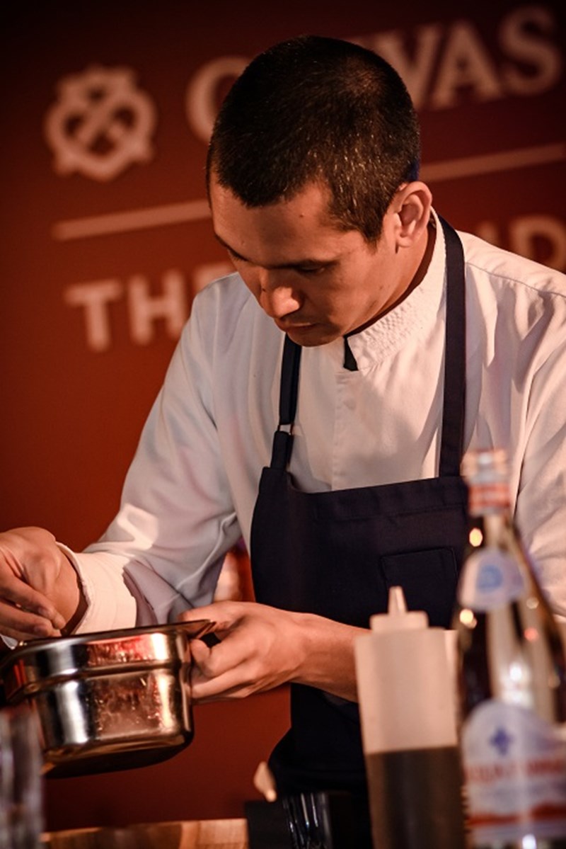 Πήγαμε στο πιο hot πάρτι της πόλης - εικόνα 2