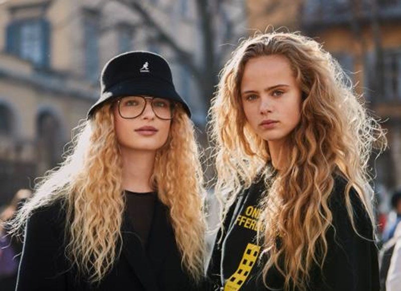 Straight from the Street: Τα hair looks που επιλέγουν τώρα τα κορίτσια της μόδας - εικόνα 5
