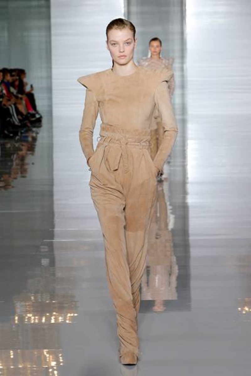 The Ultimate Trend Guide: Όλες οι τάσεις της άνοιξης σε 44 φωτογραφίες από τα ντεφιλέ - εικόνα 38