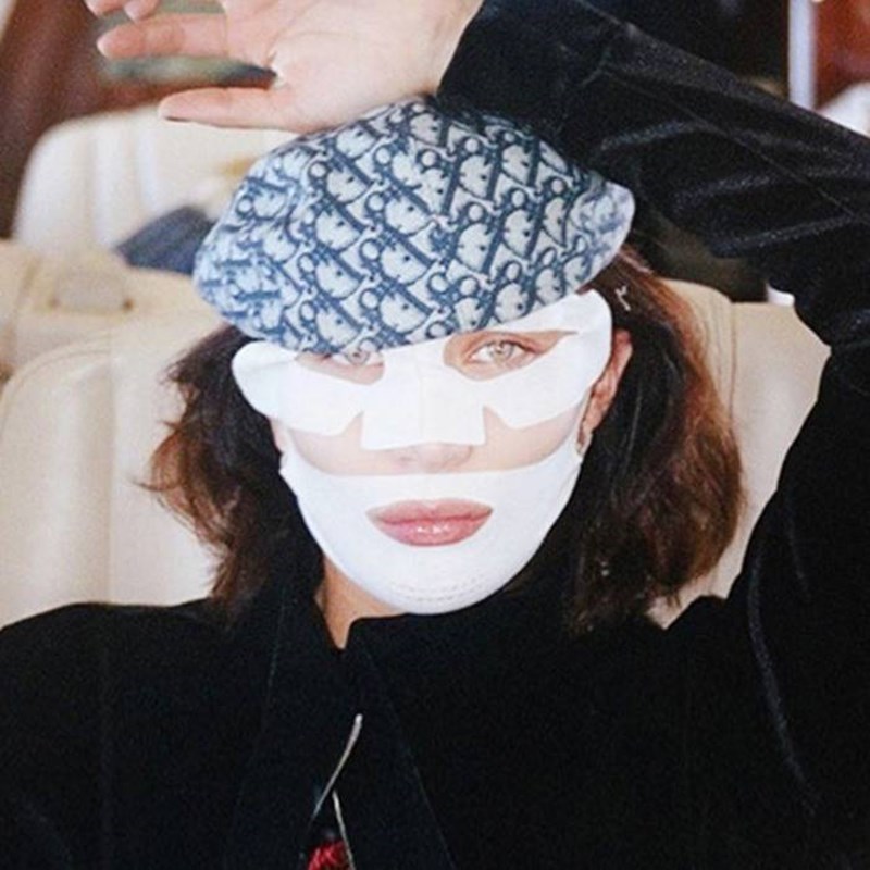 Bella Hadid: Τα tips της για λαμπερό δέρμα όταν ταξιδεύει - εικόνα 3