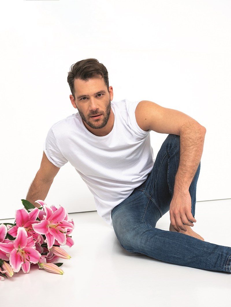 Αντίνοος Αλμπάνης: «Eίναι ωραία η μοναχικότητα, αρκεί να μη γίνει μοναξιά» - εικόνα 2