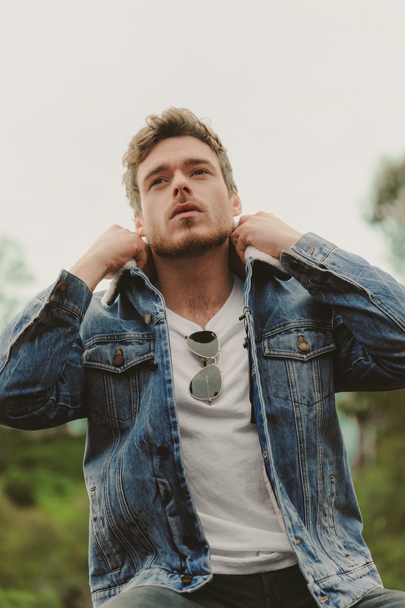 Γιατί όλες οι γυναίκες τρελαίνονται για τον Richard Madden; - εικόνα 1