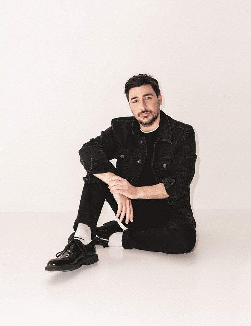 Βασίλης Μαυρογεωργίου: «Το θέατρο οφείλει να υπηρετεί και το πάντα και το τώρα. Και το τώρα τη δεδομένη στιγμή έχει τρομερή ανάγκη» - εικόνα 1