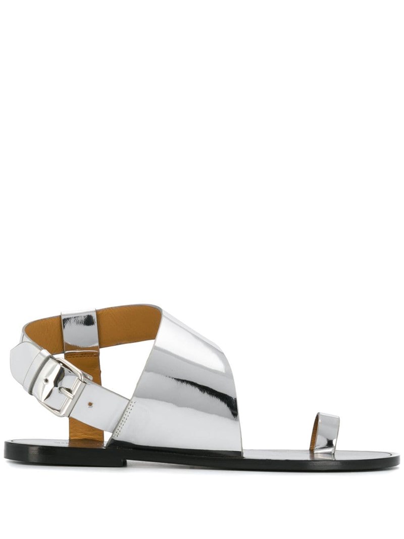 15 εντυπωσιακά φλατ σανδάλια που θα φοράμε από το πρωί μέχρι το βράδυ - εικόνα 13