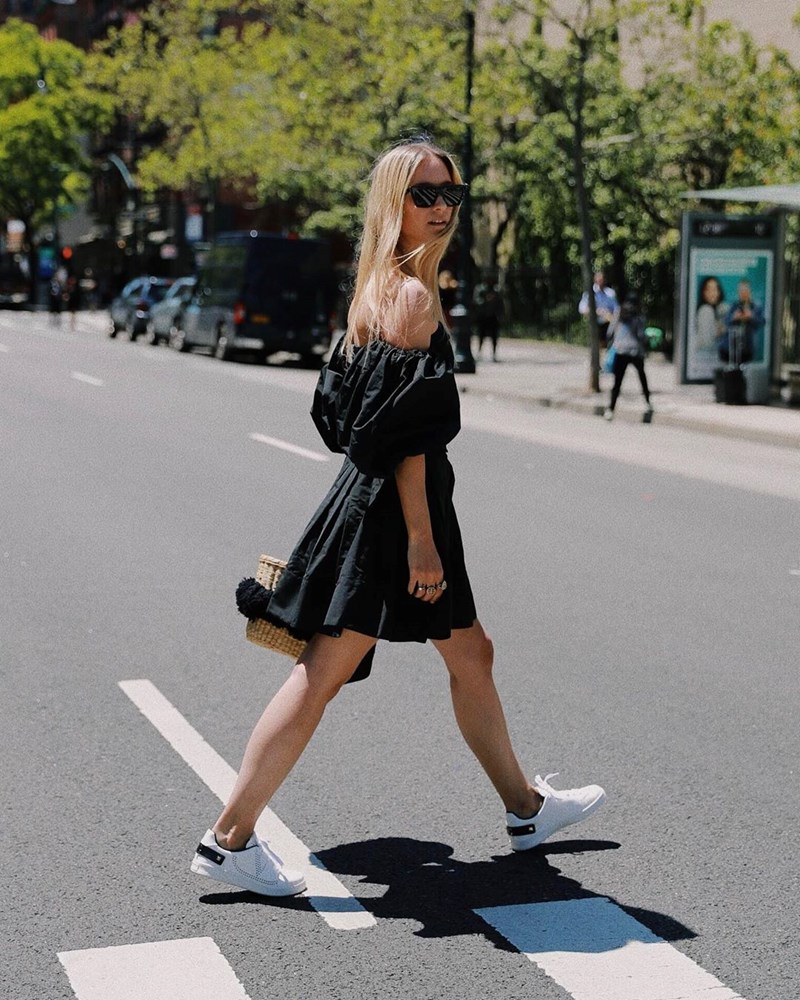 Sneaker Mania: 12 outfits που μπορείς να φορέσεις με τα αθλητικά σου - εικόνα 1