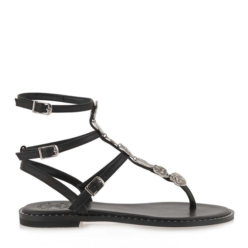 15 εντυπωσιακά φλατ σανδάλια που θα φοράμε από το πρωί μέχρι το βράδυ - εικόνα 15