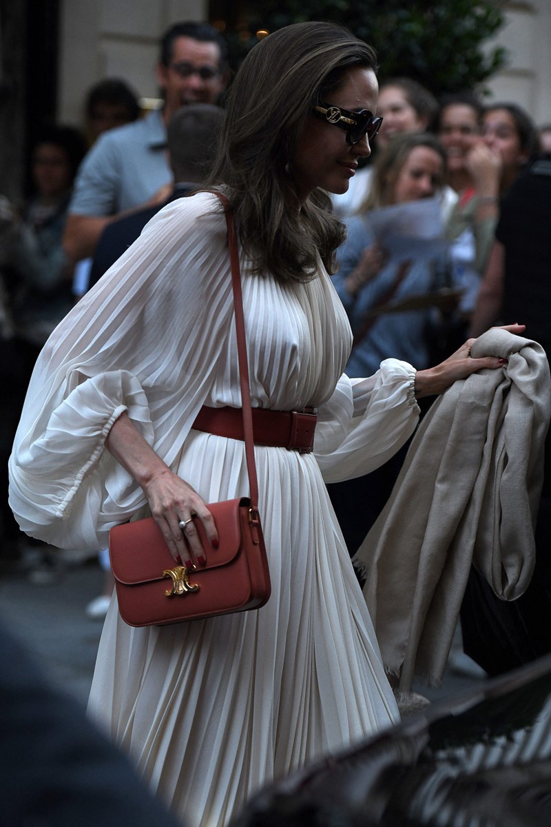 H grecian chic εμφάνιση της Angelina Jolie - εικόνα 2