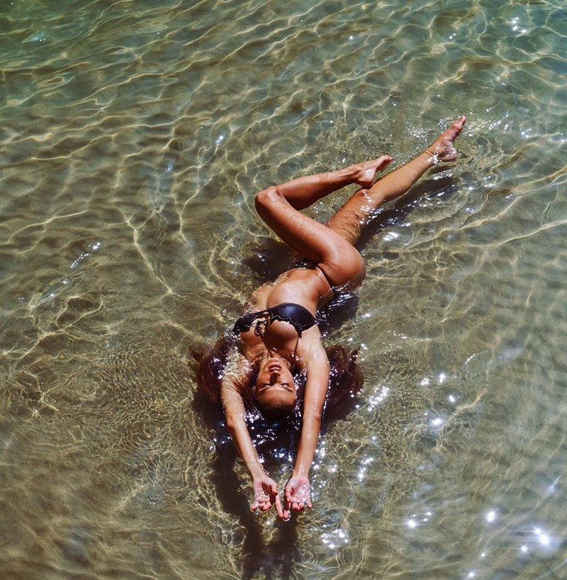 Παράξενο και όμως αληθινό: Τι αποκαλύπτουν τα «οπίσθια» για την υγεία του δέρματός σου - εικόνα 1