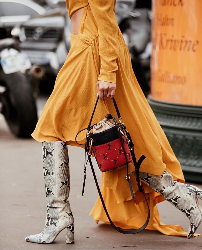 7 τρόποι να φορέσεις τα αγαπημένα σου φορέματα τώρα και το φθινόπωρο - εικόνα 10