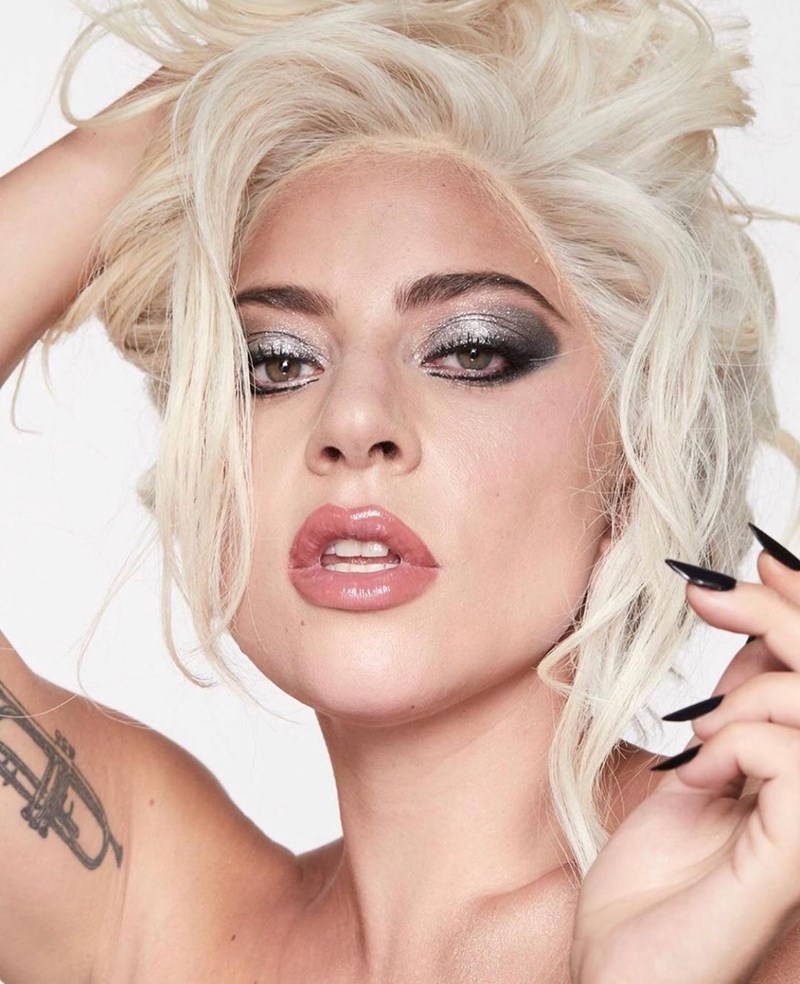 Lady Gaga: Χωρίς ίχνος photoshop στην καμπάνια του beauty brand της - εικόνα 1