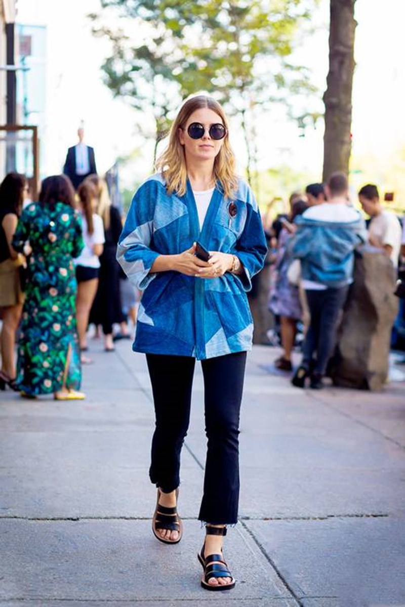 7 κανόνες για να φορέσεις το cropped flare παντελόνι (και να αναδείξεις τη σιλουέτα σου αντί να την «χαντακώσεις») - εικόνα 7