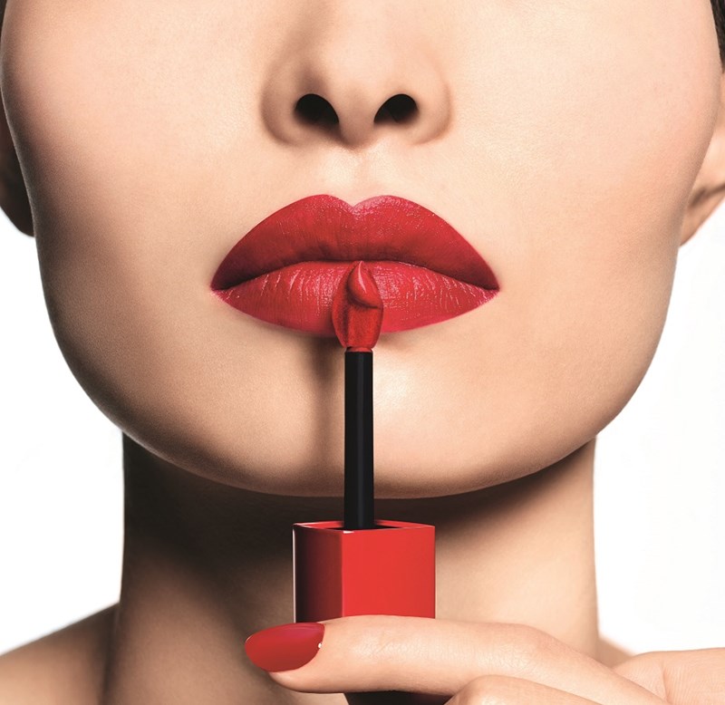 Κρατάς μυστικό; Αυτό είναι το κραγιόν που ταιριάζει σε όλες! - εικόνα 1