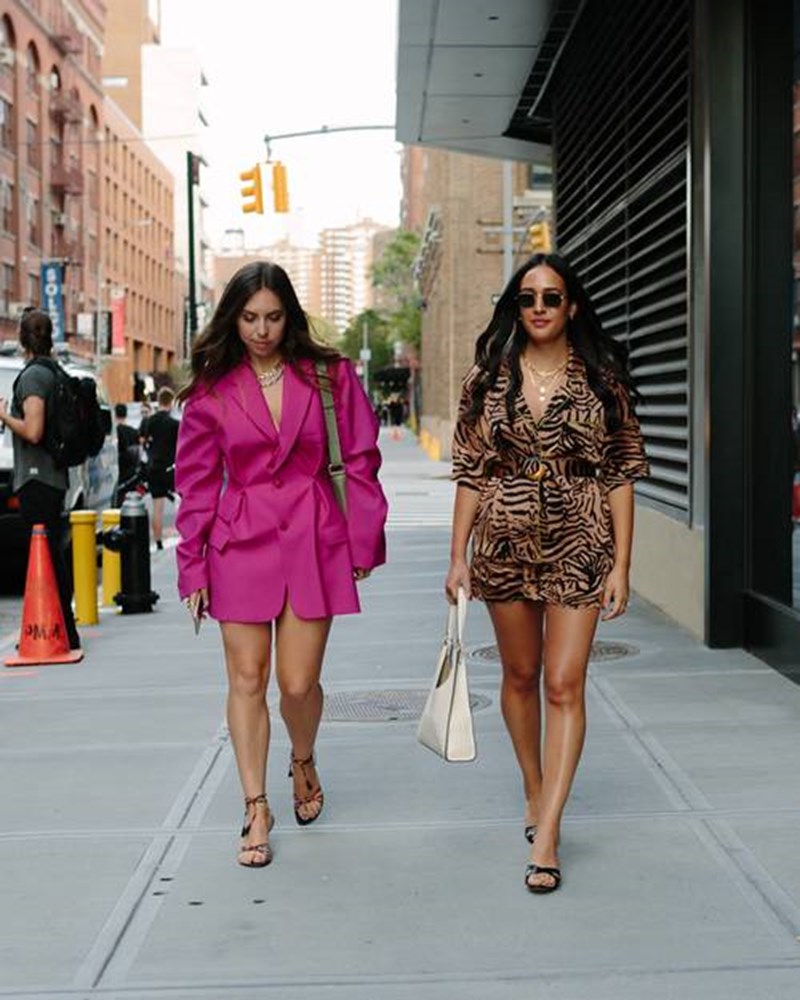 Ποιος είπε ότι το φούξια είναι μόνο για girly κορίτσια; 5 συνδυασμοί-φωτιά που θα κλέψουν την παράσταση - εικόνα 2