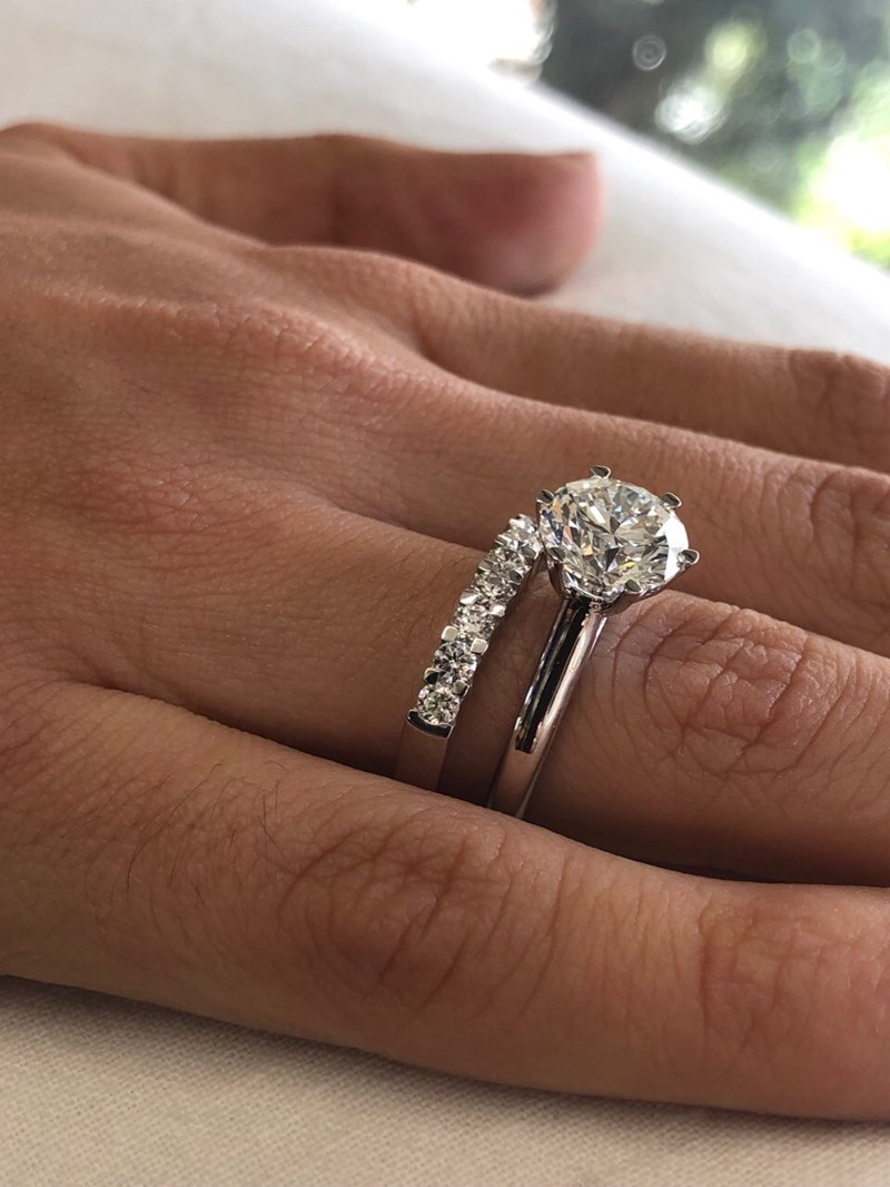 Just Say Yes: Πώς θα συνδυάσετε το μονόπετρο με τις βέρες σας; - εικόνα 2