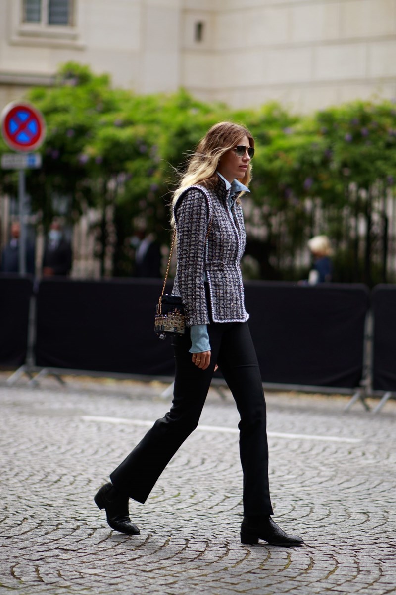 4 updated τρόποι να φορέσεις το μαύρο παντελόνι που ήδη έχεις στη ντουλάπα σου - εικόνα 1