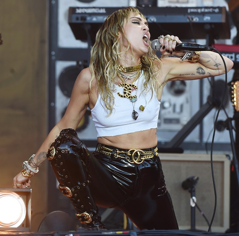 H Miley Cyrus ζευγάρι με τον πρώην της Gigi Hadid; - εικόνα 1