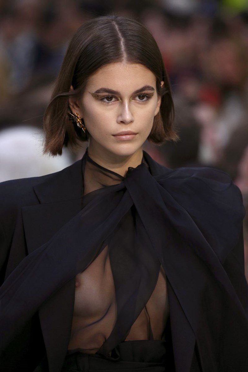 Valentino SS20: Tα beauty looks που ερωτευτήκαμε - εικόνα 1