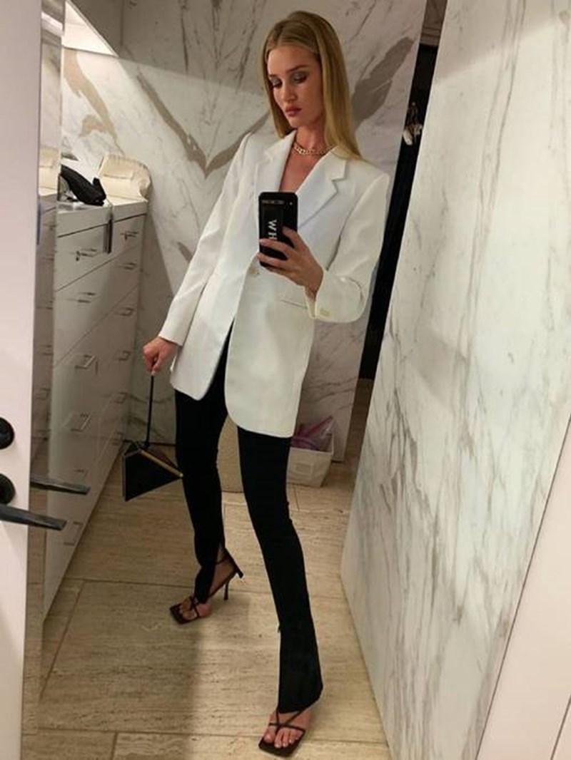 Βρήκαμε όλα τα must-haves της Rosie Huntington-Whiteley - εικόνα 2