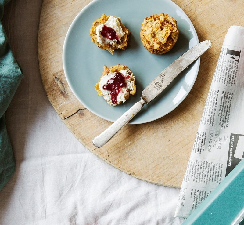 Φτιάξτε φρεσκοψημένα scones αμυγδάλου για το πιο απολαυστικό πρωινό - εικόνα 1