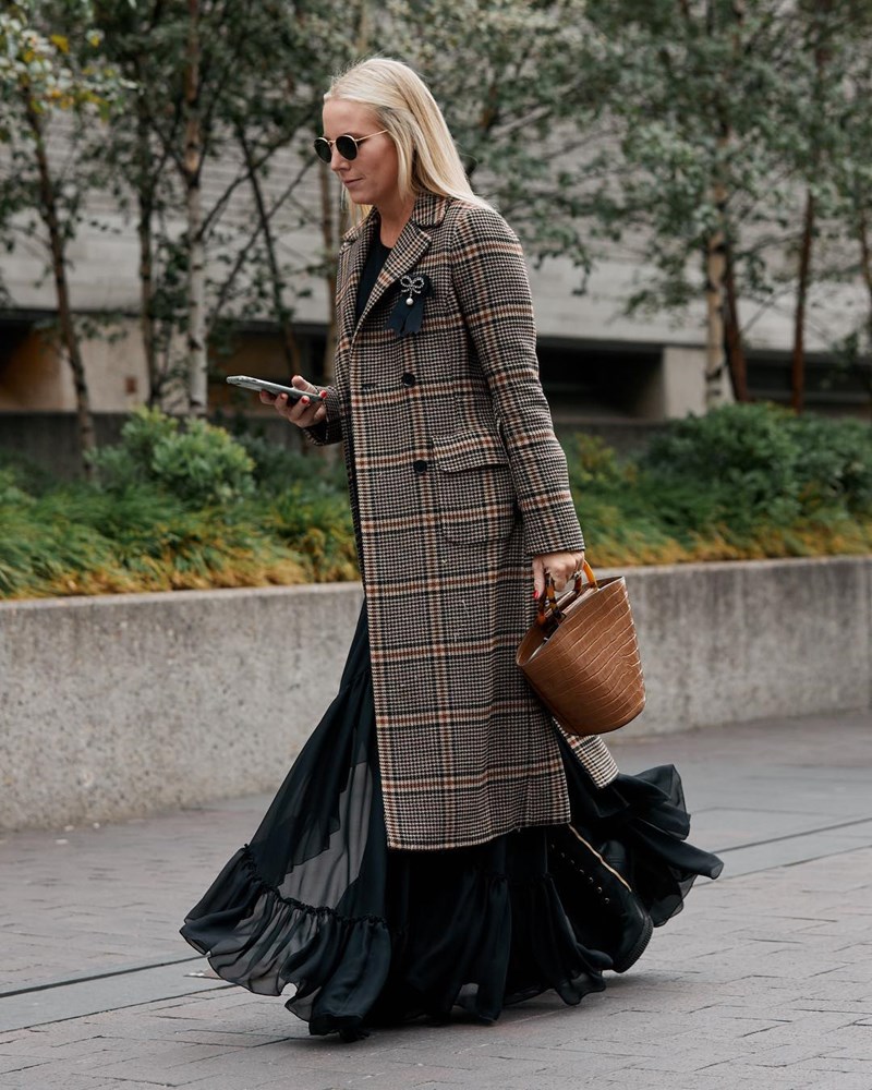 10 τρόποι να φορέσεις φούστες τον χειμώνα σαν γνήσιο fashion girl - εικόνα 1