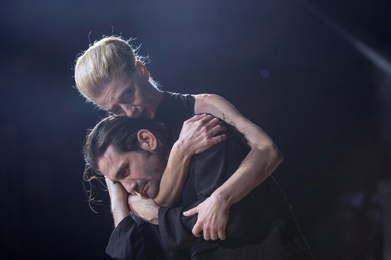 Ένα love story, δύο παραστάσεις και δύο βιβλία για τις γιορτές - εικόνα 2