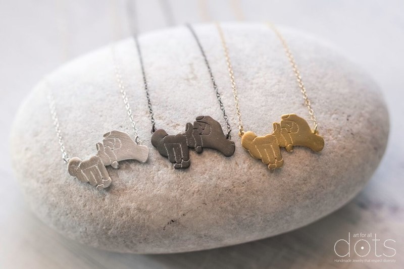 Dots. Art for All: Αυτά τα κοσμήματα στέλνουν ένα σημαντικό κοινωνικό μήνυμα που αξίζει να ακούσουμε - εικόνα 4