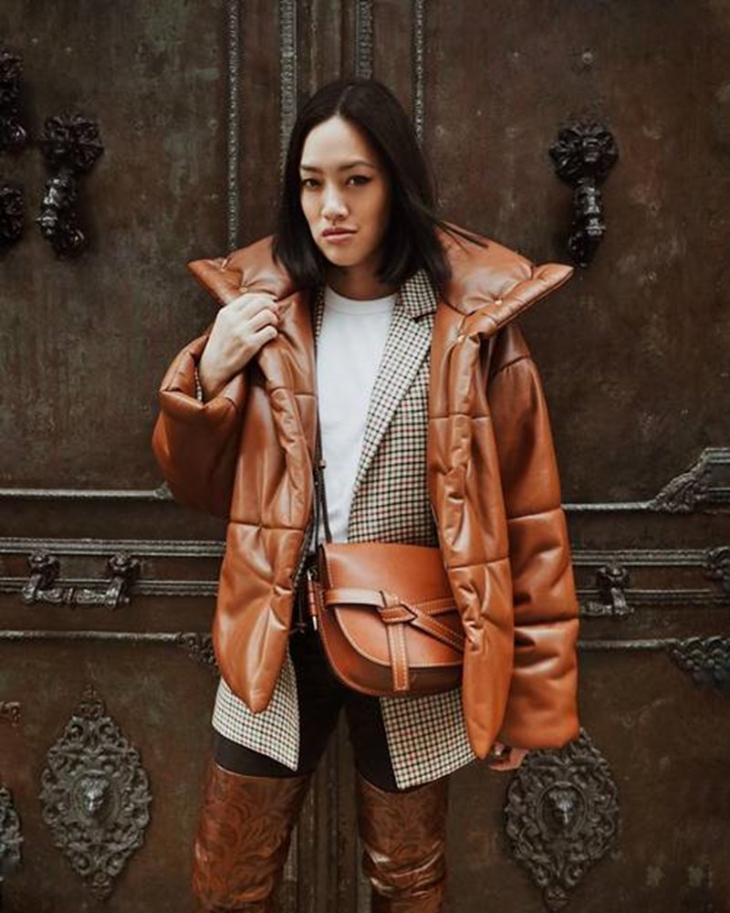 10 on trend τρόποι να φορέσεις το μαύρο κολάν εκτός γυμναστηρίου - εικόνα 5