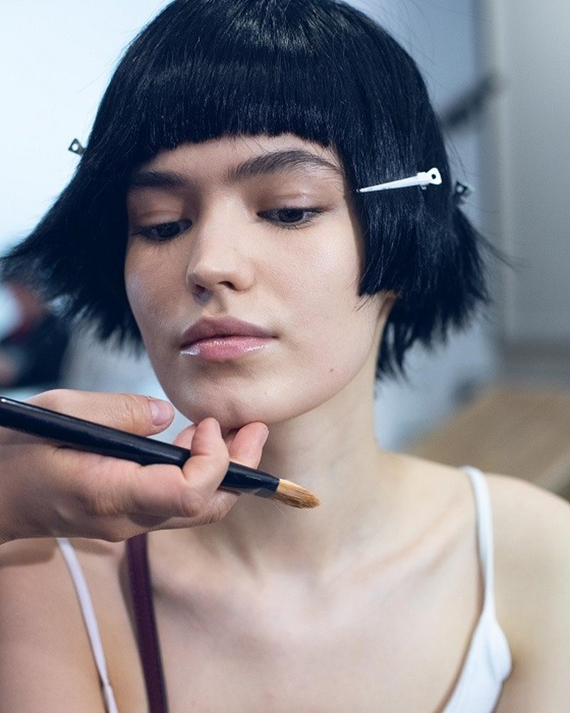 Must-try: Το neutral μακιγιάζ από την Haute Couture που πρέπει οπωσδήποτε να αντιγράψεις - εικόνα 2