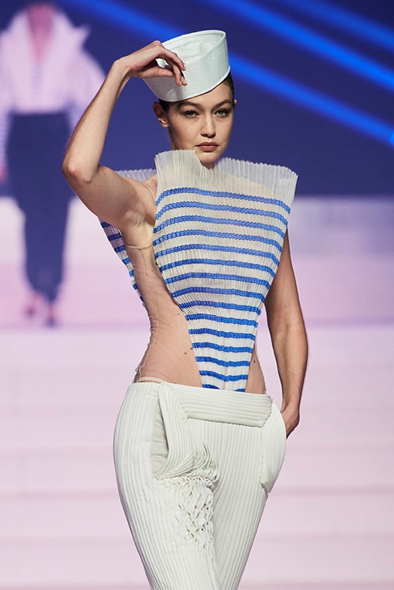 O Jean Paul Gaultier αποχαιρετά τον κόσμο της μόδας με το πιο φαντασμαγορικό show στην ιστορία του οίκου - εικόνα 3