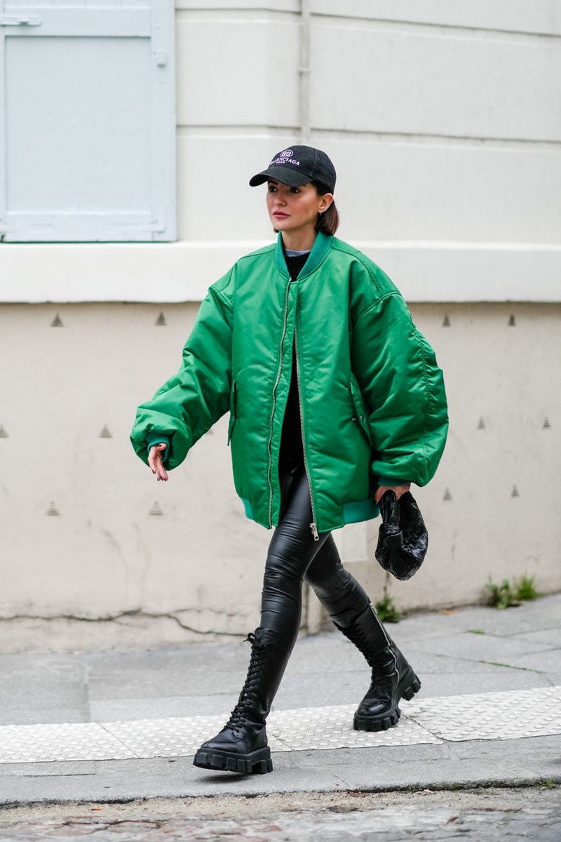 10 on trend τρόποι να φορέσεις το μαύρο κολάν εκτός γυμναστηρίου - εικόνα 3