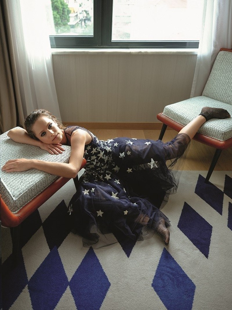 Έλλη Τρίγγου: Η πρωταγωνίστρια της σειράς «Άγριες Μέλισσες» μιλά στο ELLE - εικόνα 5