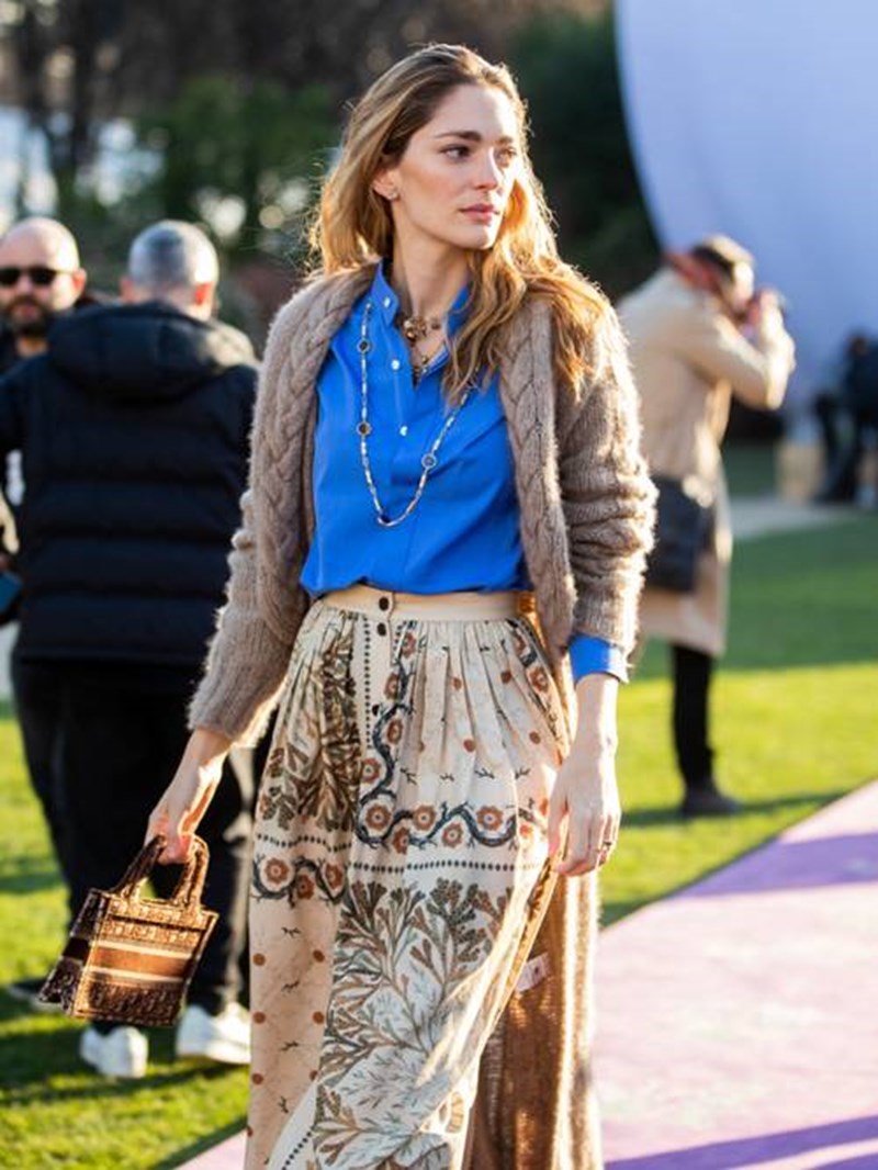 Το γαλάζιο πουκάμισο: Γιατί ξαφνικά το φορούν όλες; - εικόνα 2