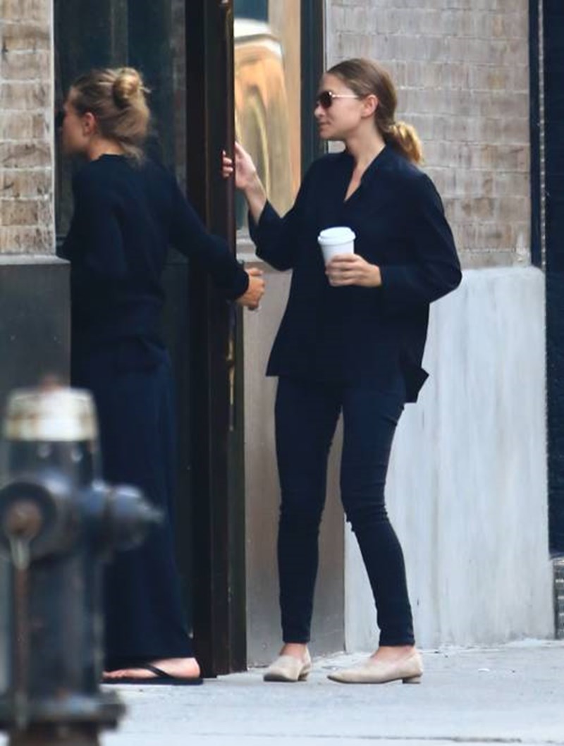 Mary-Kate & Ashley Olsen: 5 basics που δεν λείπουν ποτέ από την γκαρνταρόμπα τους - εικόνα 4