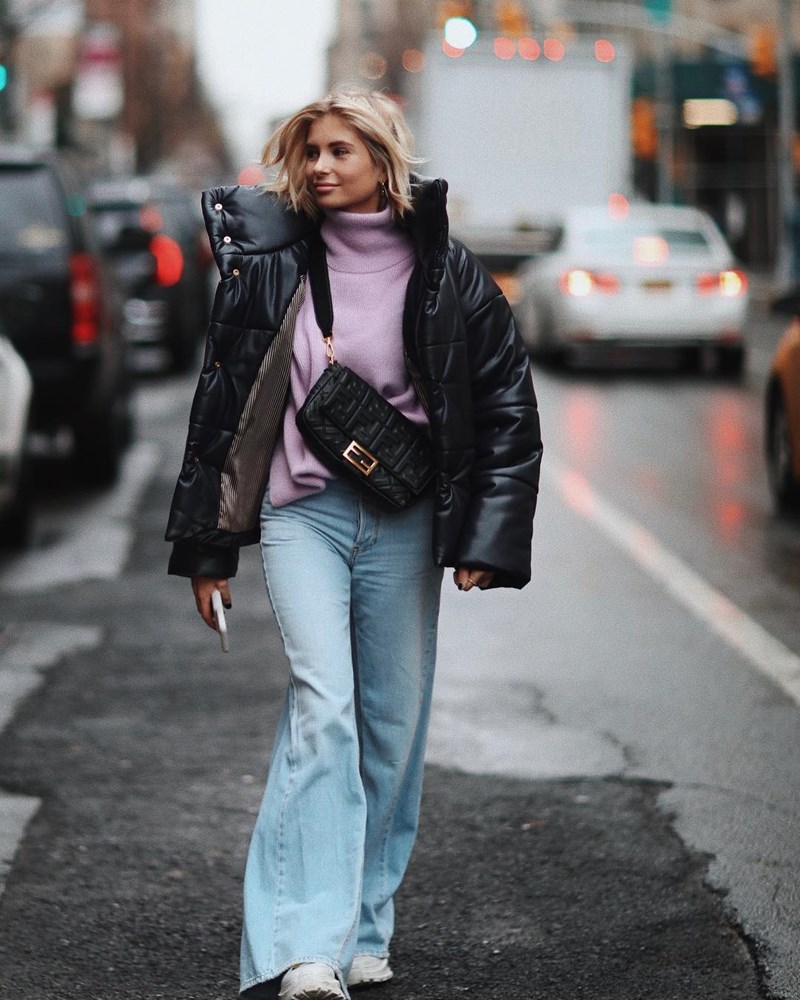 10 chic Παριζιάνες σου δείχνουν πώς θα φορέσεις το παντελόνι καμπάνα - εικόνα 1